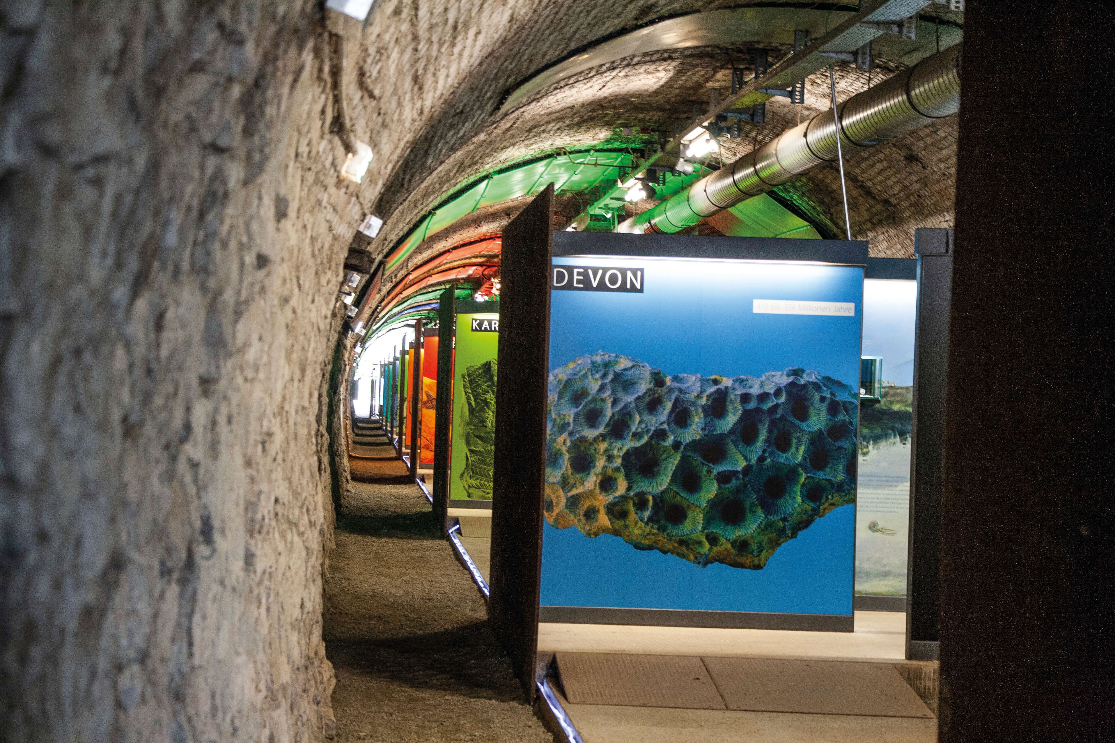 Tentoonstelling ruimte-tijd tunnel Wülfrath