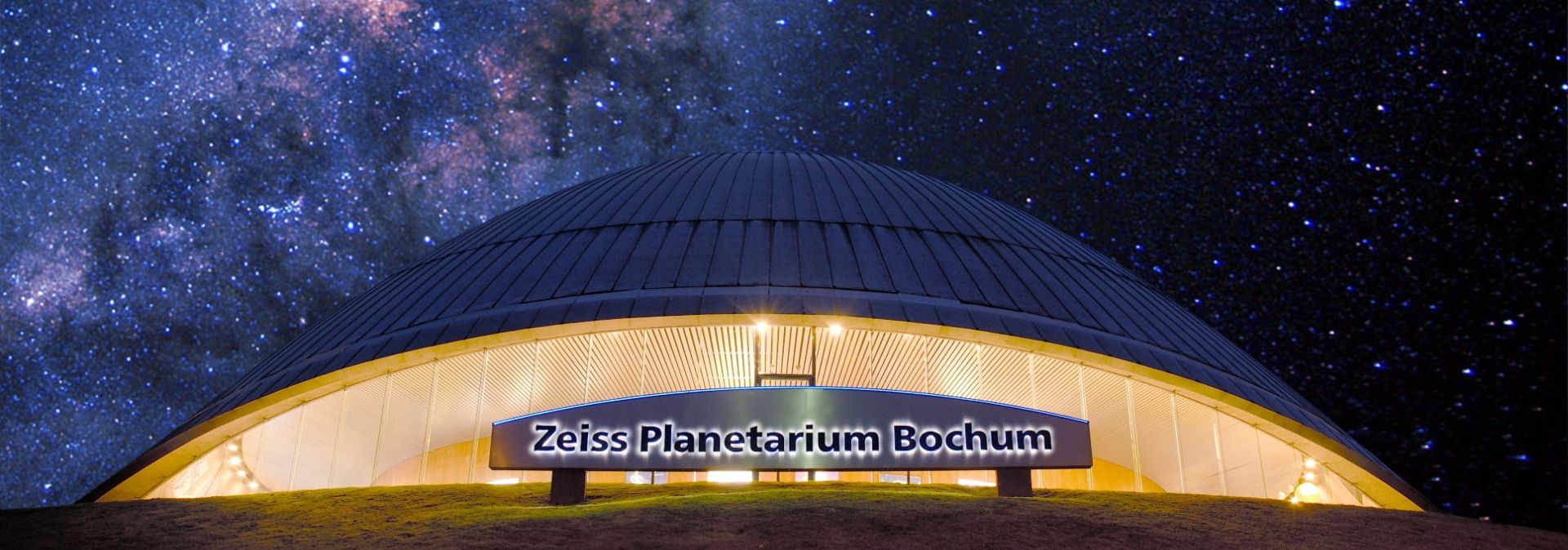 Ultramoderne technologie stelt iedereen in staat een reis door de ruimte te maken in het Zeiss Planetarium Bochum