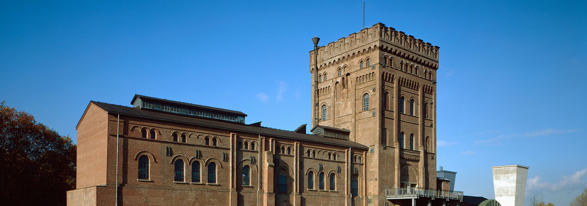 Op het eerste gezicht zou de slingertoren van de kolenmijn van Hannover afkomstig kunnen zijn van een kasteel