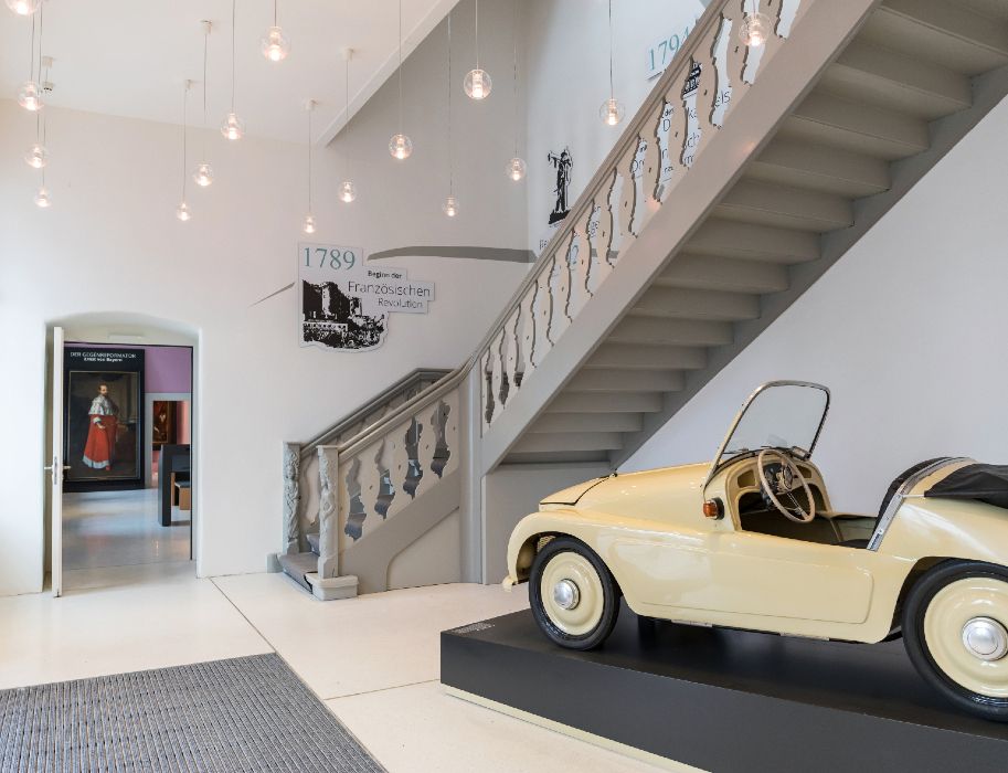 Foyer met Kleinschnittger automobiel