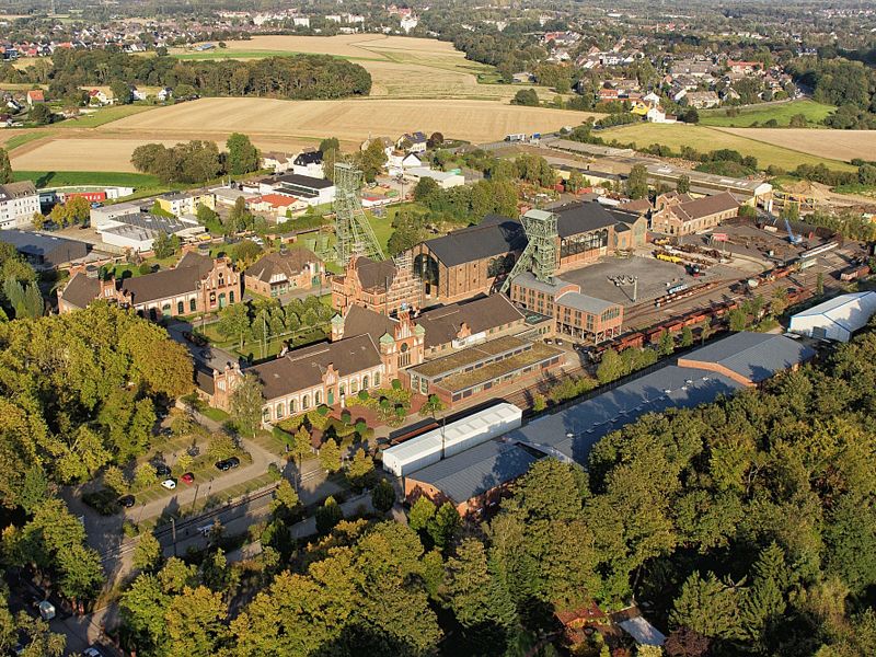 De kolenmijn Zollern was een kolenmijn in de wijk Bövinghausen in Dortmund.