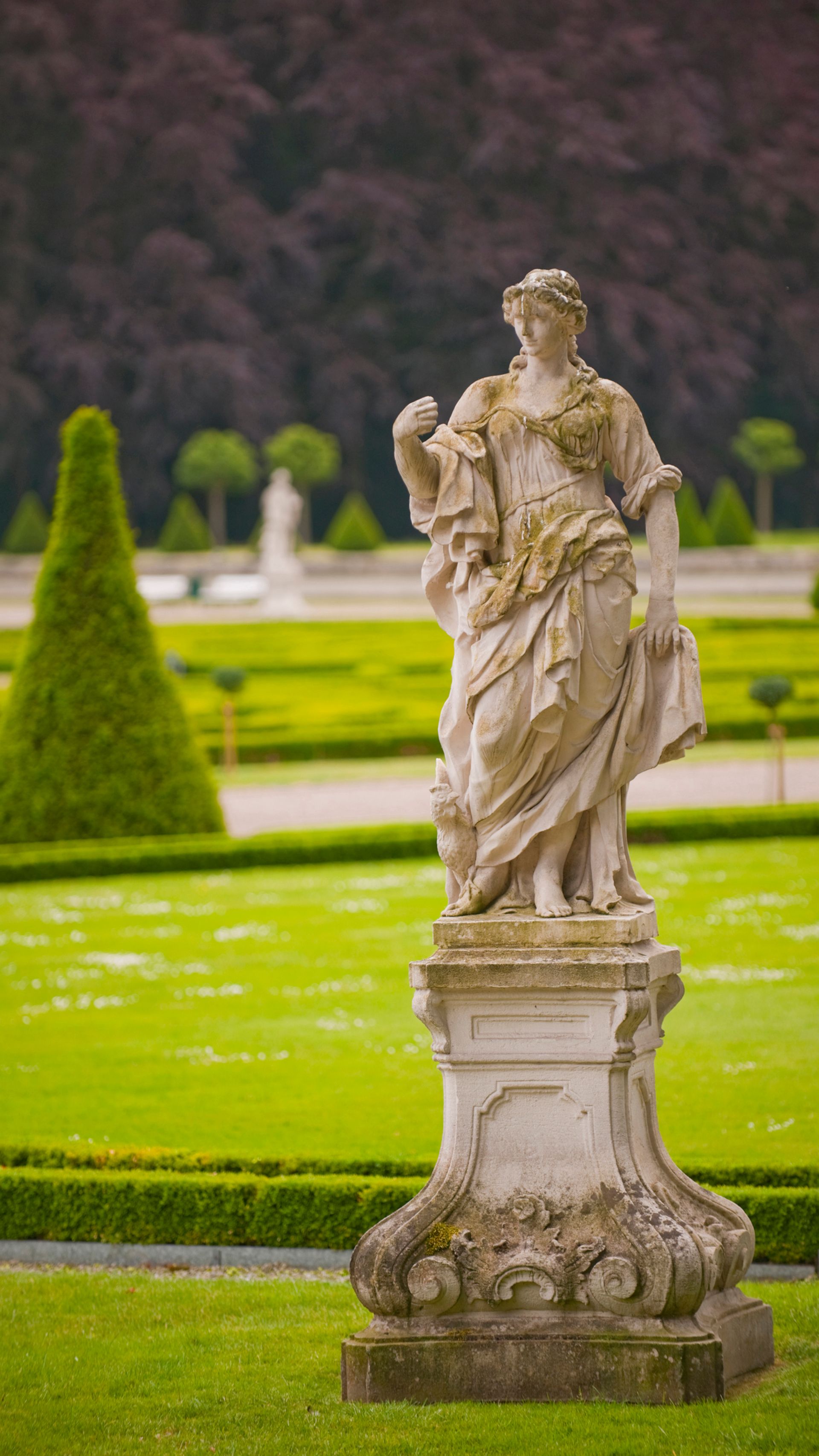 Bezoekers kunnen zich vergapen aan beeldhouwwerken in het park van Kasteel Nordkirchen