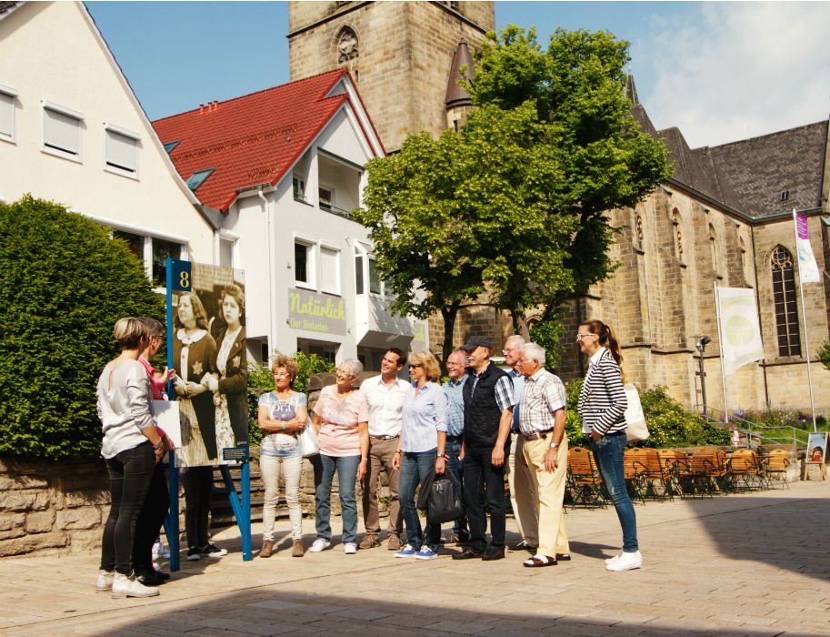 Mensen op een rondleiding door Bad Driburg